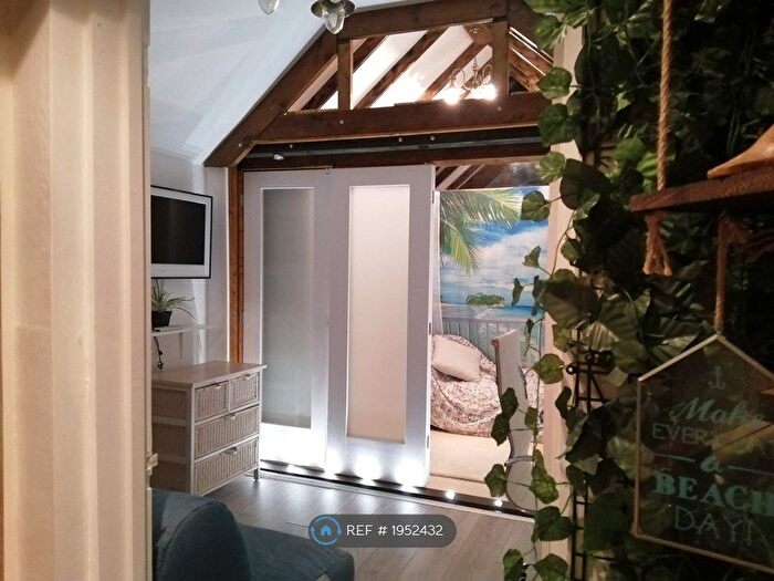 Studio To Rent In Coventry, Coventry, CV4