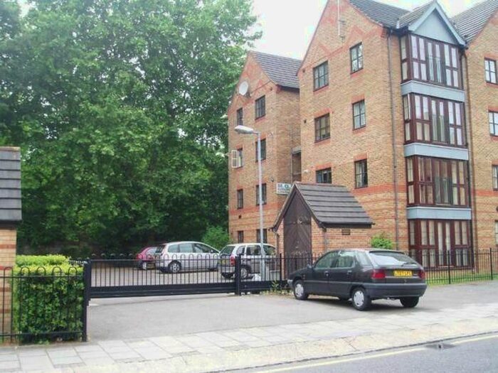 2 Bedroom Flat To Rent In Fairmont House, Wellington Way, Stratford, Bow, Mile End, Stepney, Wellington Way, Bow, London, E3
