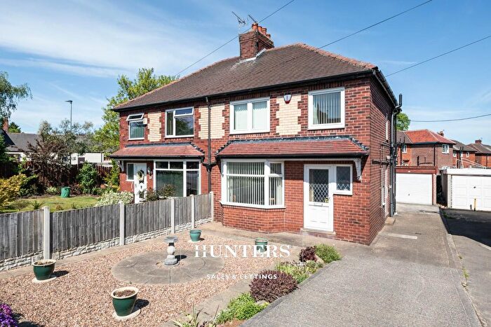 3 Bedroom Semi-Detached House For Sale In Redhill Drive, Castleford, WF10