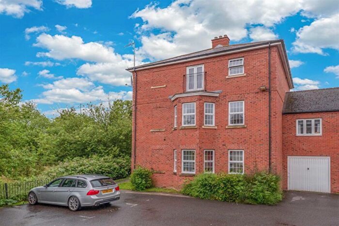 2 Bedroom Apartment For Sale In St. Peters Way, Stratford-Upon-Avon, CV37