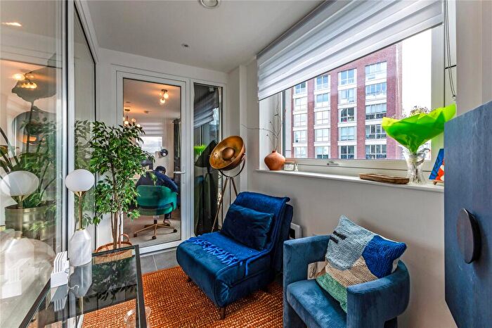 1 Bedroom Flat To Rent In Poplar High Street, London, E14