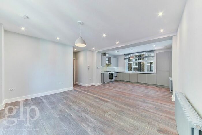 2 Bedroom Flat To Rent In Neal's Yard, Covent Garden, WC2H