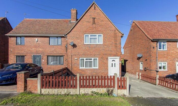 3 Bedroom Semi-Detached House For Sale In Springfield Road, Holmewood, Chesterfield, S42