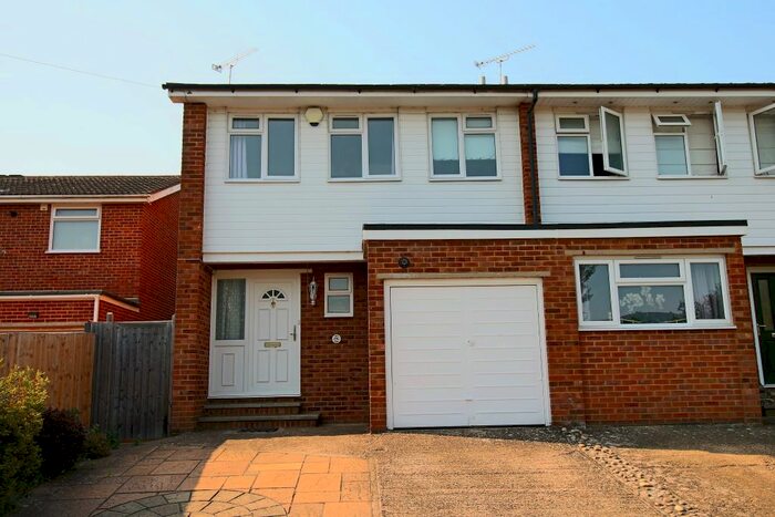3 Bedroom Semi-Detached House To Rent In Mead Close, Marlow, SL7