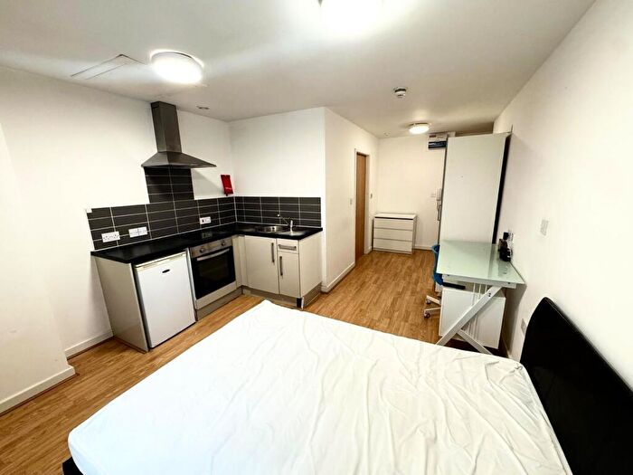 Studio To Rent In Lib, L1