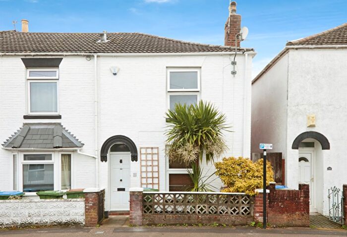 2 Bedroom Terraced House For Sale In Cedar Road, Southampton, SO14
