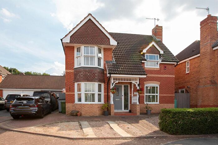 4 Bedroom Detached House For Sale In Cranborne Chase, Swindon, SN25