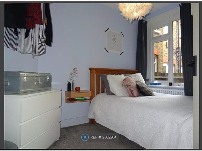 1 Bedroom Flat To Rent In Trundleys Road, London, SE8