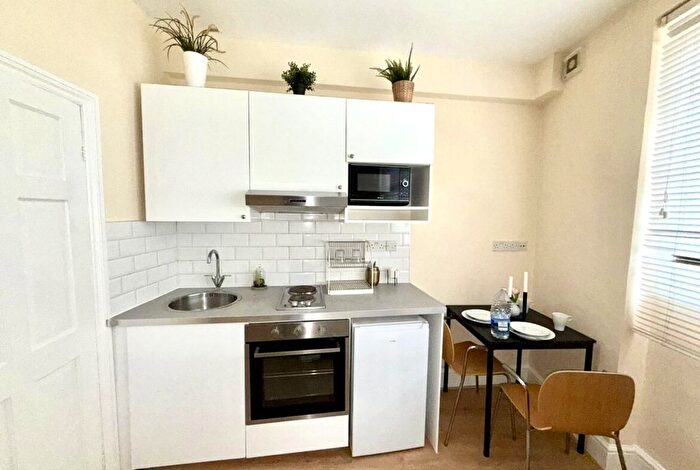 Studio To Rent In Blythe Road, London, W14