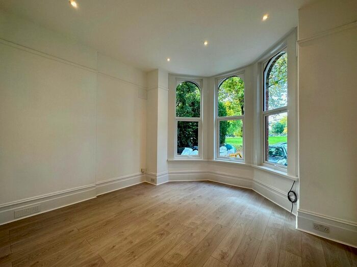 1 Bedroom Flat To Rent In Woodside Green, Woodside, Croydon, SE25