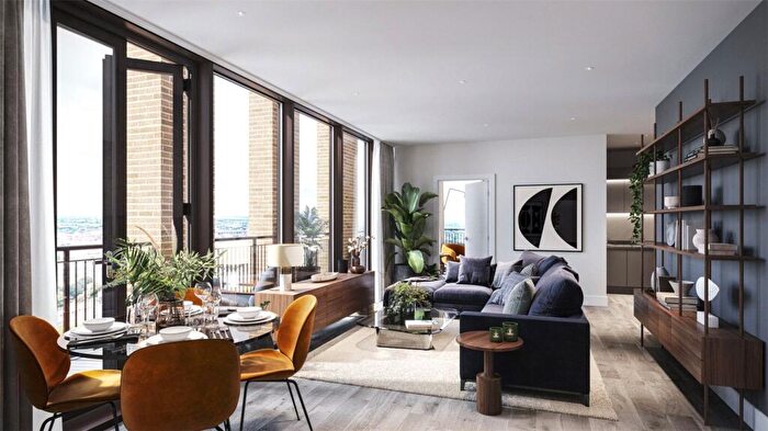 2 Bedroom Apartment To Rent In Boulevard, B5