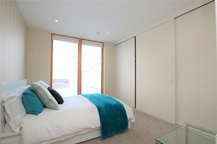 2 Bedroom Apartment To Rent In Halcyon, Chatham Place, Reading, Berkshire, RG1