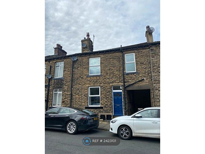 2 Bedroom Terraced House To Rent In Hollings Street, Bingley, BD16
