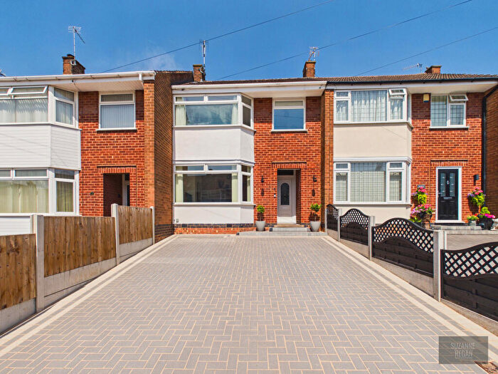 3 Bedroom Terraced House For Sale In Cheriton Close, Allesley Park, Coventry, CV5