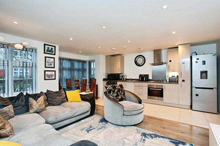 1 Bedroom Flat For Sale In Cobnut Avenue, Maidstone, Kent, ME15