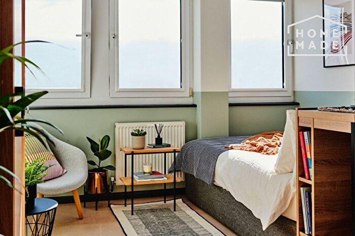 Studio To Rent In Courland Grove, SW8