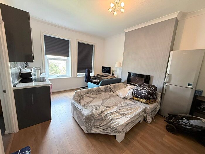 1 Bedroom Flat To Rent In Finchley Road, Westcliff-On-Sea, SS0