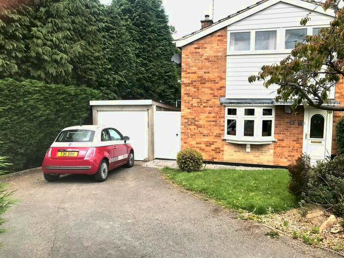 3 Bedroom Semi-Detached House To Rent In Clamp Drive, Swadlincote DE11