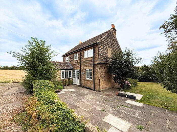 3 Bedroom Detached House To Rent In Elmete Lane, Roundhay, Leeds, LS8