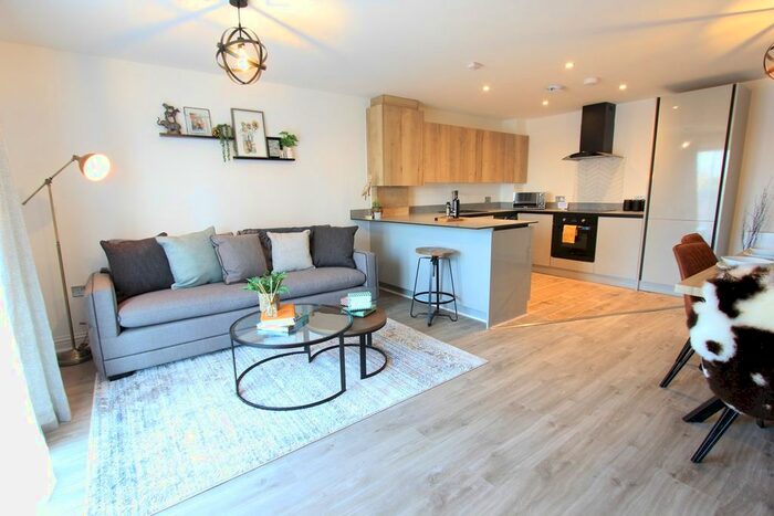 2 Bedroom Flat To Rent In Gloucester Road, Patchway, Bristol, BS34