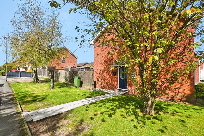 3 Bedroom Semi Detached House For Sale In Greenheart, Tamworth, B77