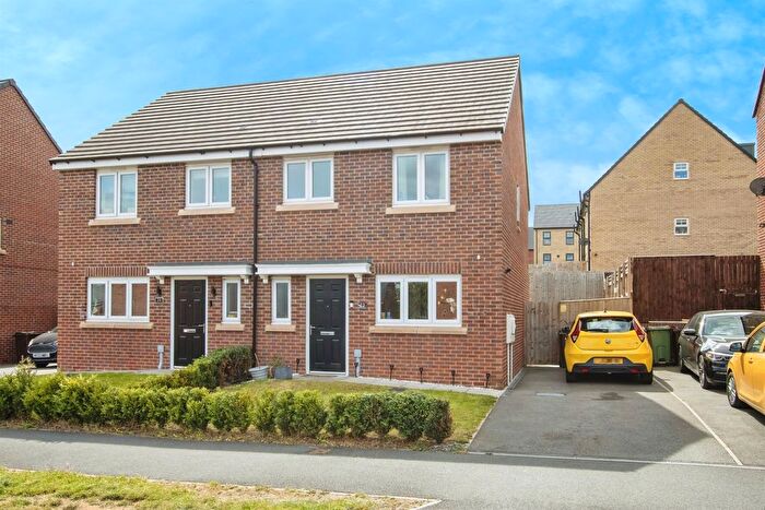 3 Bedroom Semi-detached House For Sale In Haydock Avenue, Castleford, WF10