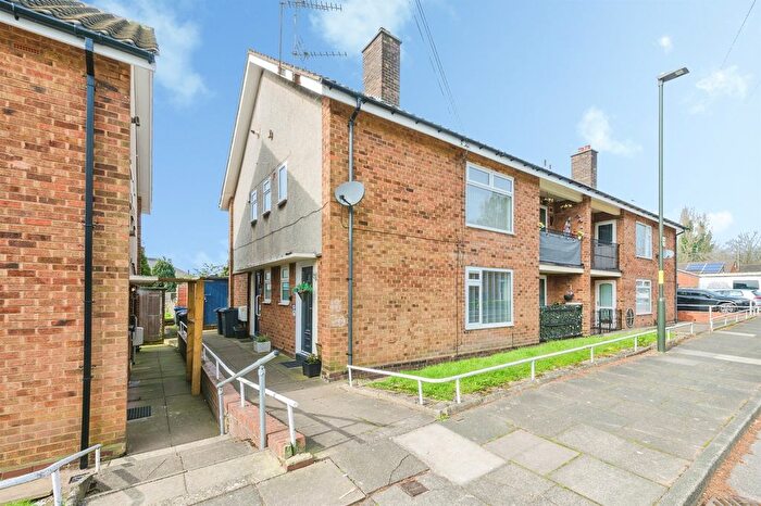 3 Bedroom Maisonette For Sale In Finsbury Grove, Birmingham, B23