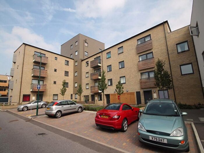 2 Bedroom Flat For Sale In Baywillow Avenue, Carshalton, SM5