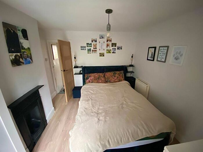 2 Bedroom Terraced House For Sale In Church Road, Old Bishopstoke, SO50