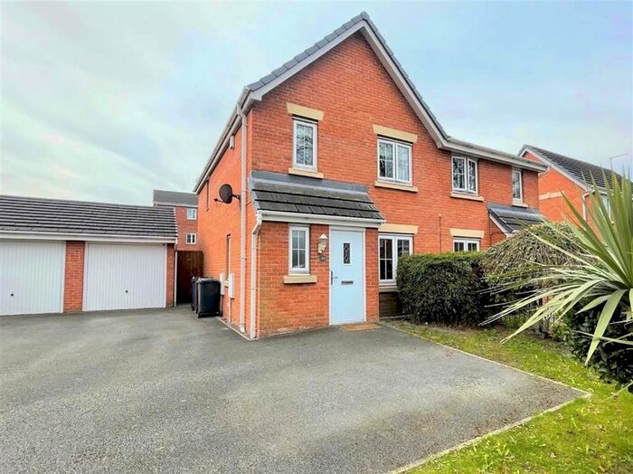 4 Bedroom Semidetached House For Sale In Holden Road, Leigh, WN7
