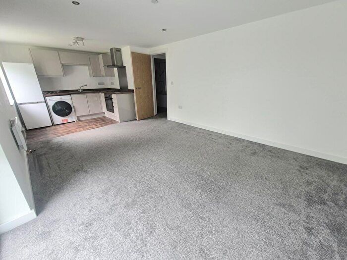 1 Bedroom Apartment To Rent In Wheatley Court, Halifax, HX2