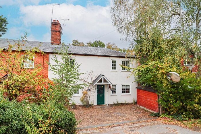 3 Bedroom Semi-Detached House For Sale In Elvetham Road, Fleet, GU51