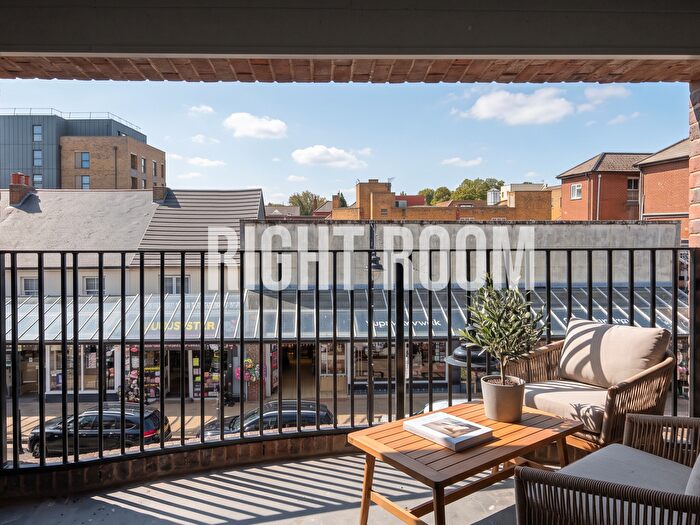 1 Bedroom Flat To Rent In Bed Apartment, Regal Apartment, Market Street, SO50