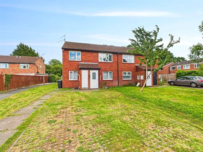 2 Bedroom Maisonette For Sale In Northleach Close, Worcester, Worcestershire, WR4