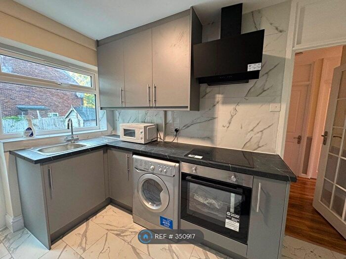 2 Bedroom Maisonette To Rent In Dorchester Close, Northolt, UB5