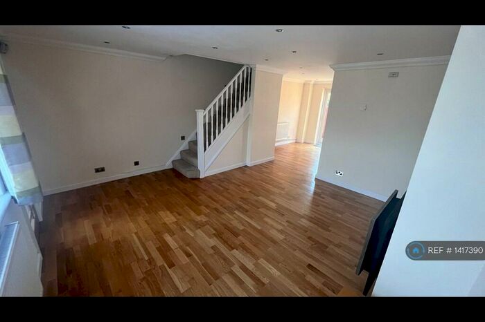 3 Bedroom Terraced House To Rent In Miskin Road, Dartford, DA1