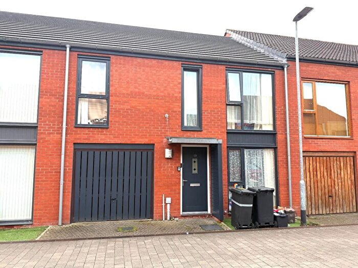 4 Bedroom Property For Sale In Moccasin Way, Street, BA16