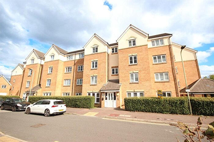 2 Bedroom Apartment For Sale In Crowe Road, Bedford, Bedfordshire, MK40