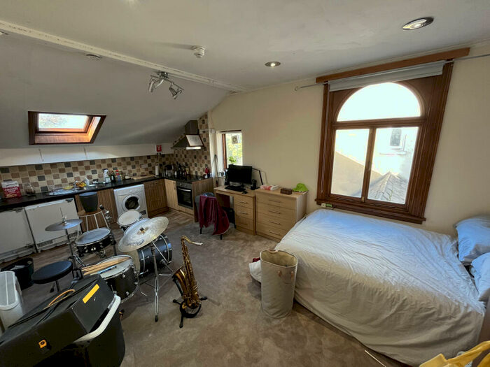 11 Bedroom Terraced House To Rent In St. Johns Terrace, Leeds, West Yorkshire, LS3