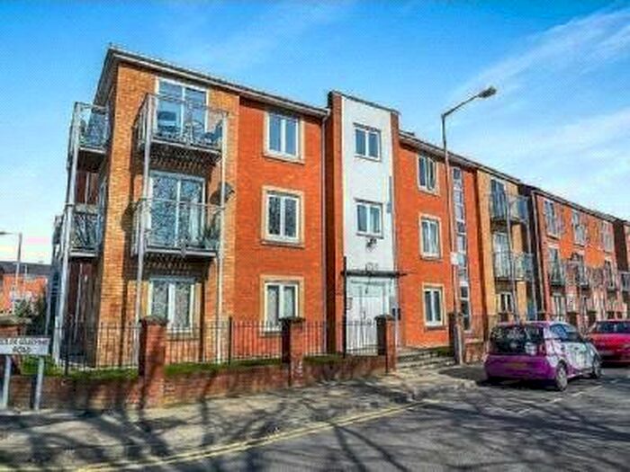 2 Bedroom Flat To Rent In Jackson Crescent, Manchester, M15