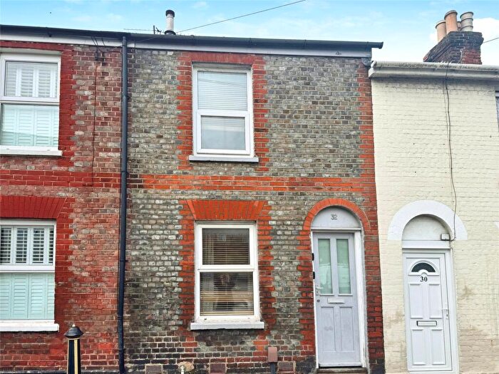 3 Bedroom Terraced House To Rent In St. Marys Road, Cowes, Isle Of Wight, PO31