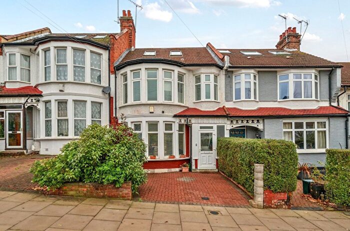 5 Bedroom Terraced House For Sale In Blake Road, London, N11