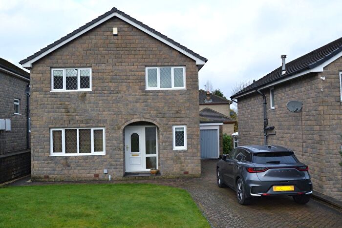 4 Bedroom Detached House For Sale In Crofters Green, Idle, Bradford, BD10