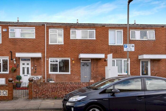 3 Bedroom Property To Rent In Waverton Road, London, SW18