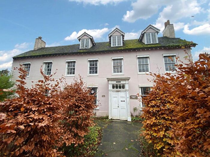 Detached House For Sale In Bridge House, Mill Lane, Padworth, Reading, Berkshire, RG7