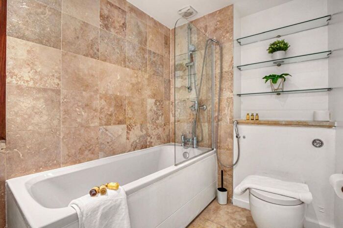 2 Bedroom Flat For Sale In Brompton Road, Knightsbridge, London, SW3