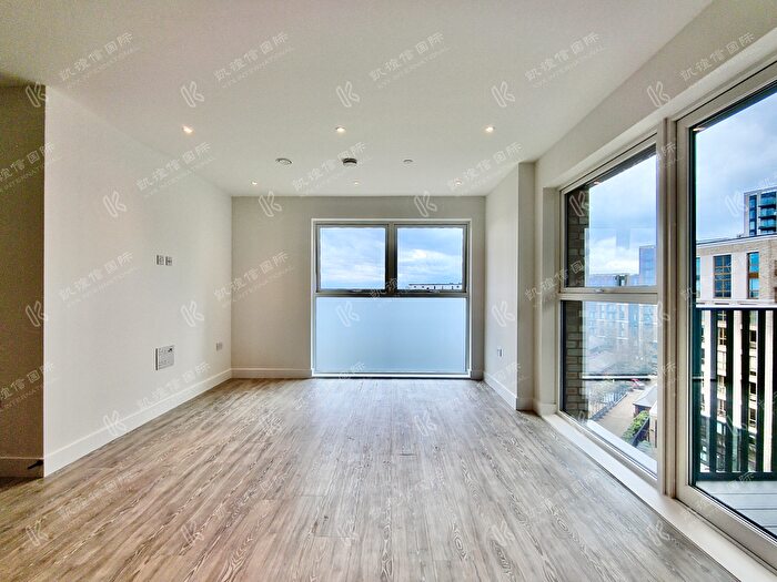 2 Bedroom Flat To Rent In Flat, Jargonelle House, Pavana Square, Brentford, TW8