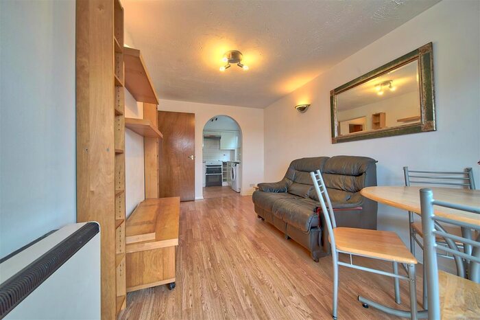 1 Bedroom Flat To Rent In Cygnet Close, London, NW10