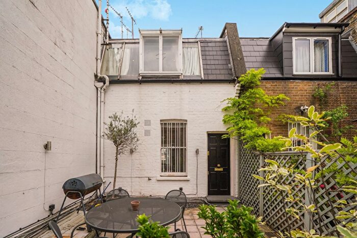 2 Bedroom Flat For Sale In Fulham Road, London, SW10