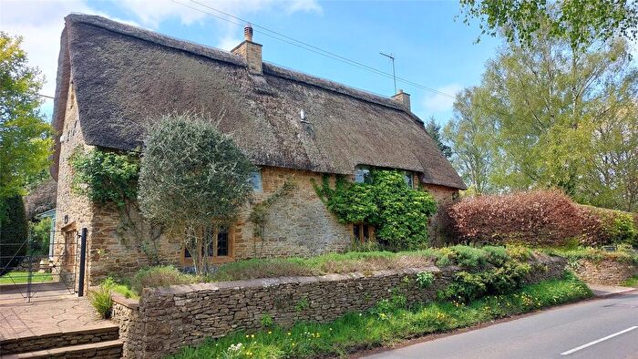 4 Bedroom Detached House For Sale In Upper Tadmarton, Banbury, Oxfordshire, OX15